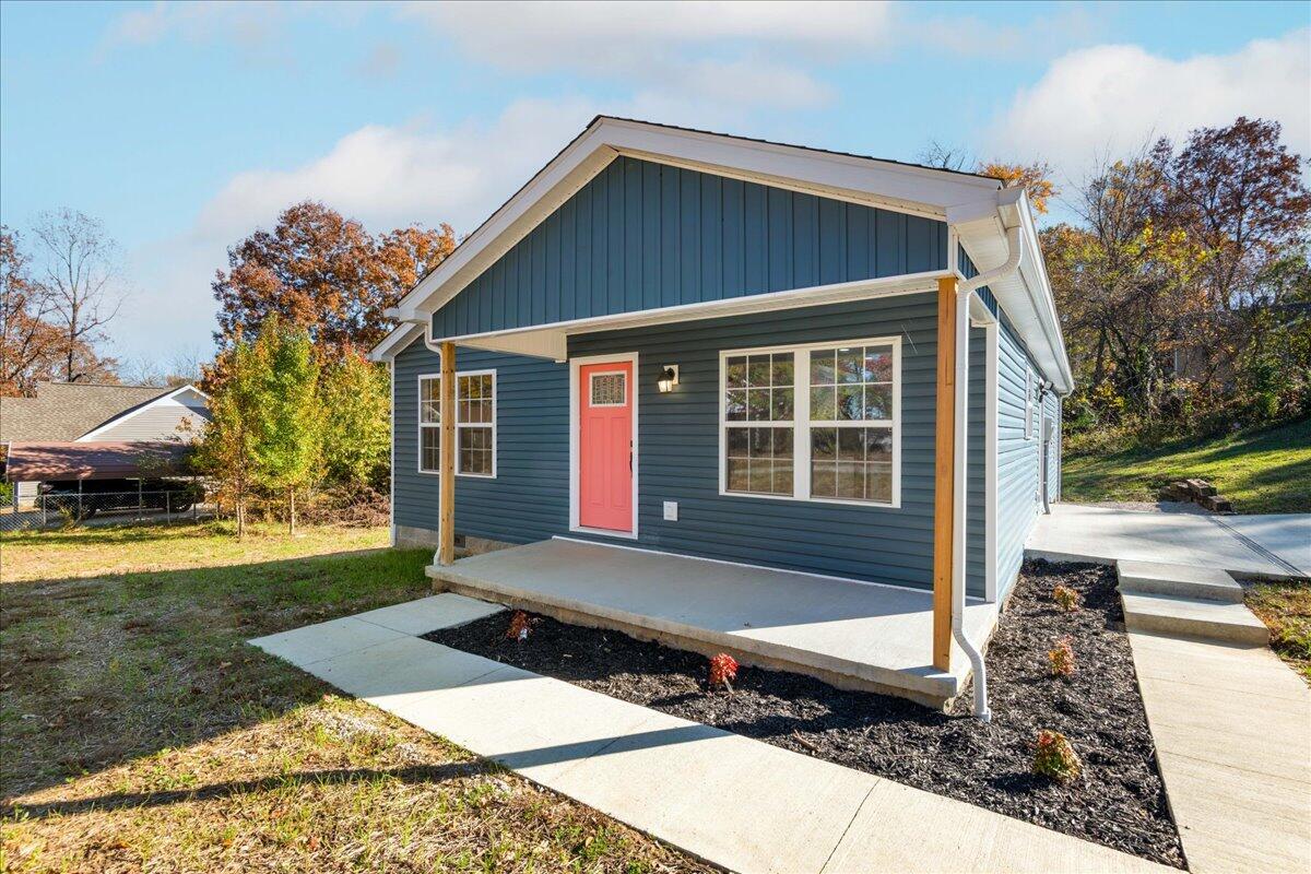 915 West 8th Street Corbin, KY 40701 - Photo 3 of 33 03-Exterior Front