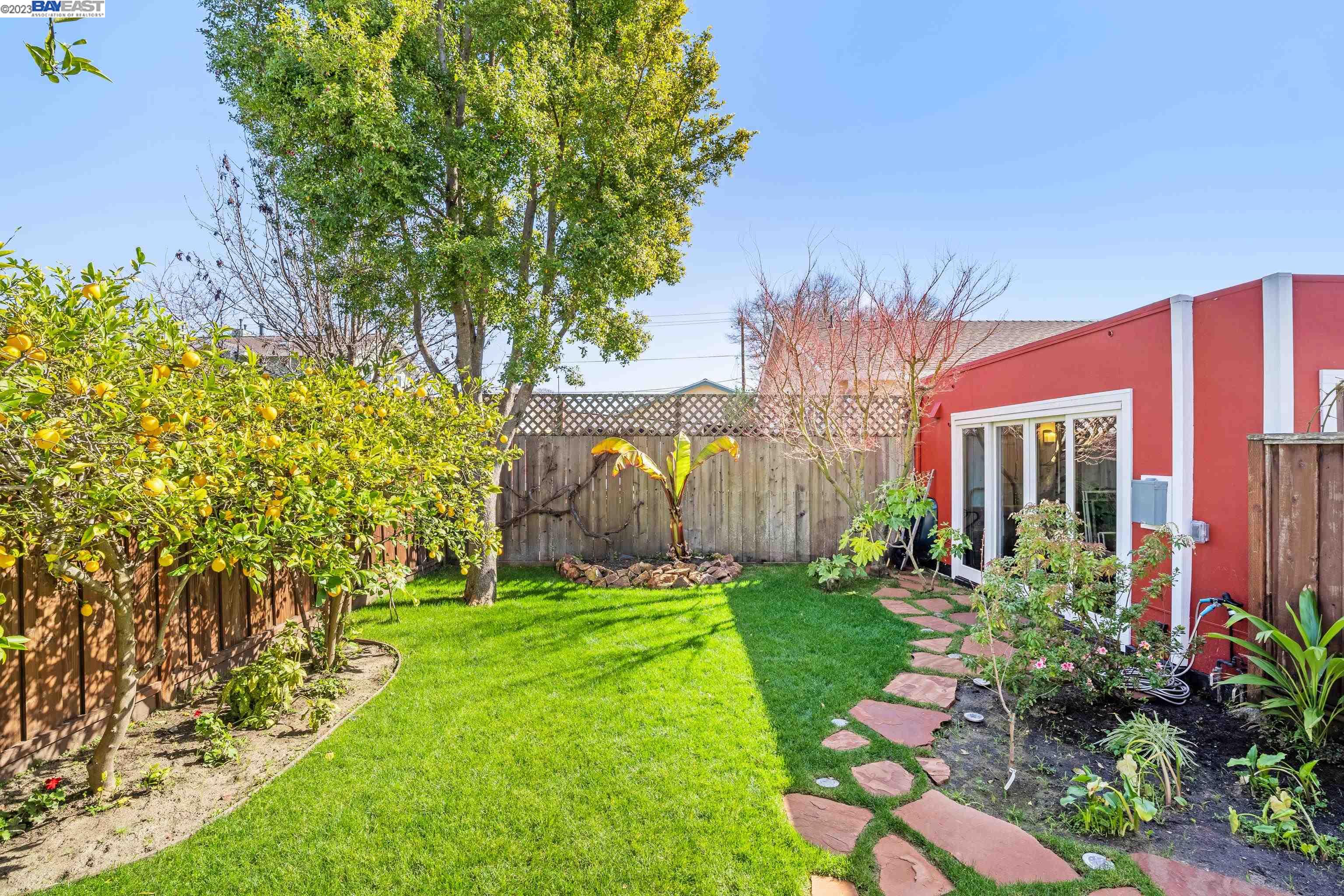 Undisclosed Address Alameda, CA 94501 - Photo 37 of 50 a view of a back yard of the house