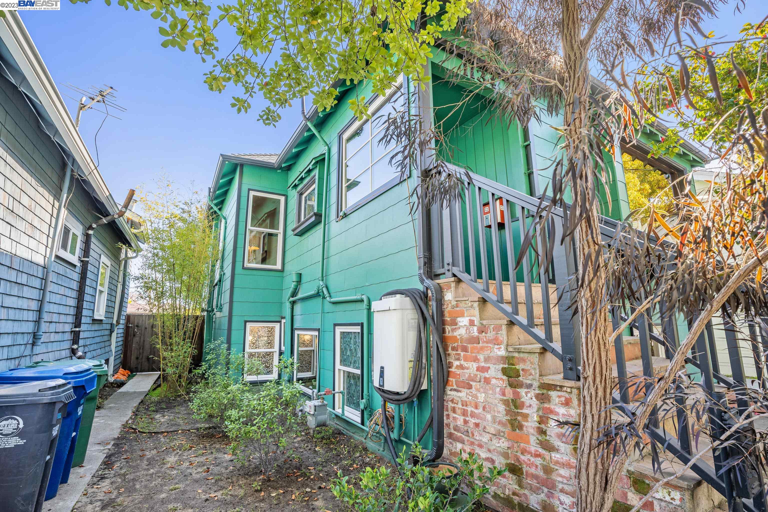 Undisclosed Address Alameda, CA 94501 - Photo 45 of 50 a view of a bird bath