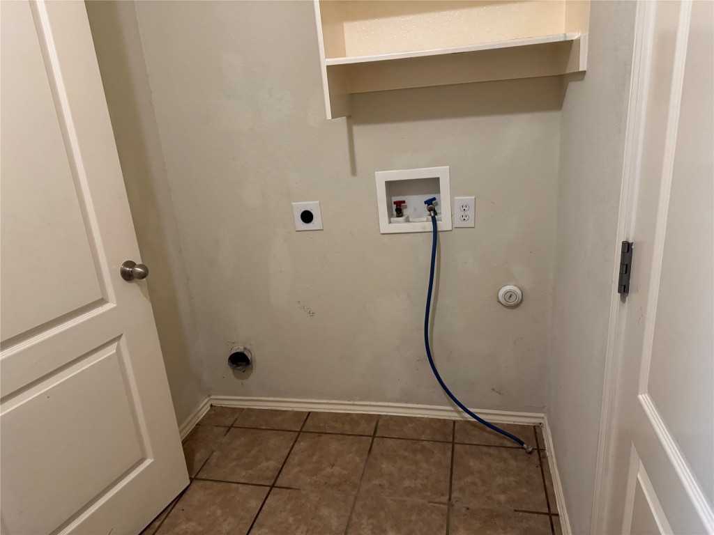 2053 Rachel Lane Round Rock, TX 78664 - Photo 11 of 37 a bathroom with a sink