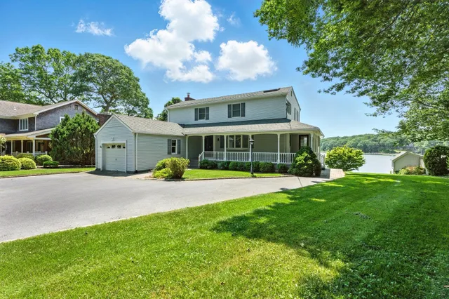 $1,999,999 | 2005 Westview Drive, Mattituck, NY 11952
