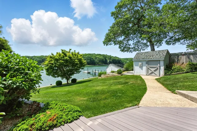 $1,999,999 | 2005 Westview Drive, Mattituck, NY 11952