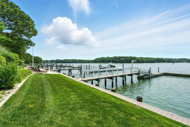 $1,999,999 | 2005 Westview Drive, Mattituck, NY 11952