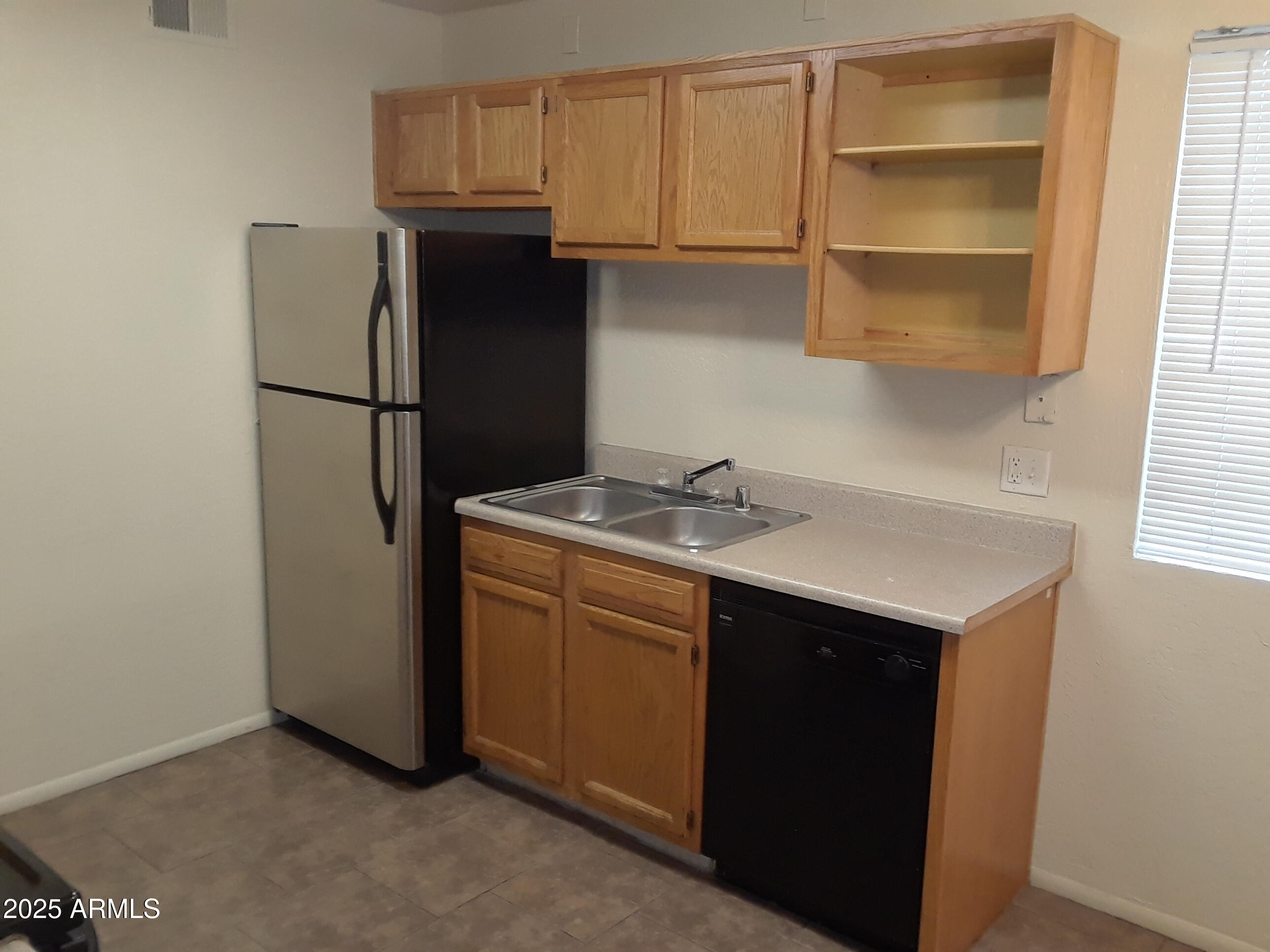 2537 West Georgia Avenue, Unit 14 Phoenix, AZ 85017 - Photo 2 of 15 20200310_171259
