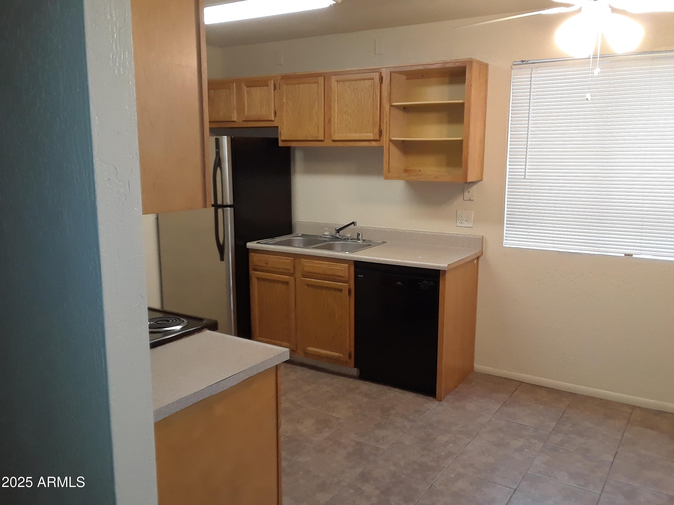 2537 West Georgia Avenue, Unit 14 Phoenix, AZ 85017 - Photo 3 of 15 20200310_171310