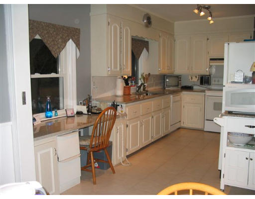 74 Rolling Lane Needham, MA 02492 - Photo 4 of 9 Gallery Image 4