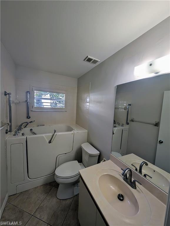 1915 Courtyard Way, Unit G102 Naples, FL 34112 - Photo 8 of 16 Bathroom features jetted tub