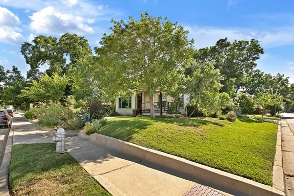 $405,000 | 2837 Townsend Drive, Fort Worth, TX 76110