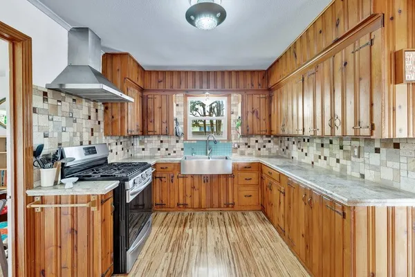 $405,000 | 2837 Townsend Drive, Fort Worth, TX 76110