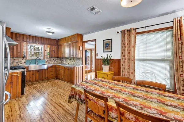 $405,000 | 2837 Townsend Drive, Fort Worth, TX 76110