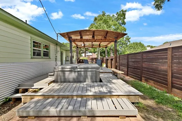 $405,000 | 2837 Townsend Drive, Fort Worth, TX 76110