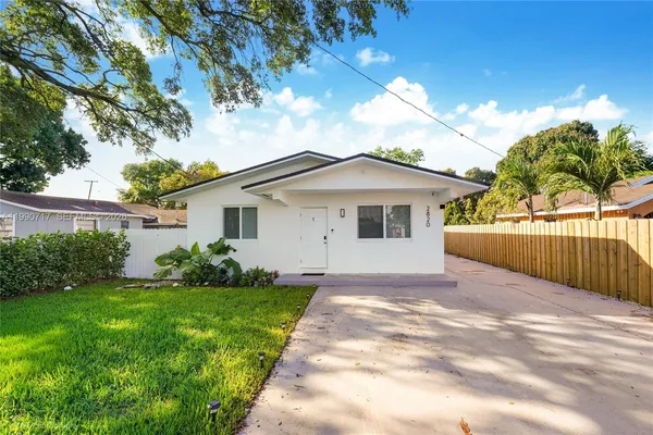 $2,600 | 2820 Northwest 95th Street, Unit 2, Miami, FL 33147