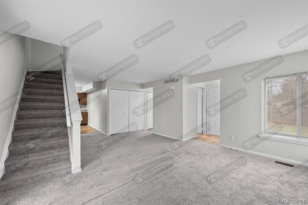 2249 South Commerce Road Walled Lake, MI 48390 - Photo 11 of 26