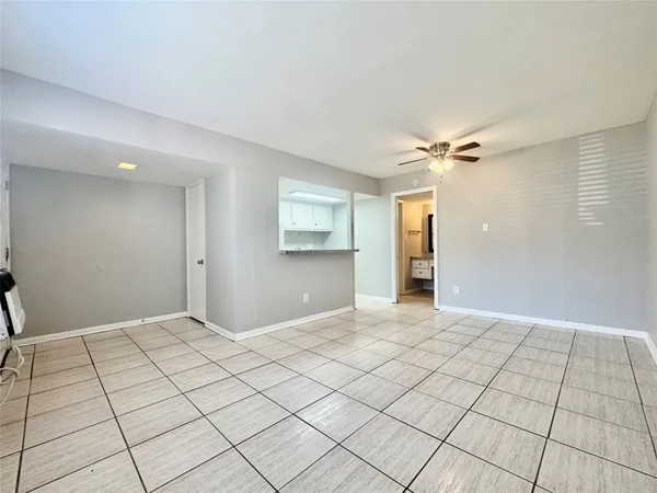 $899 | 2006 Sul Ross Street, Unit 13, Houston, TX 77098
