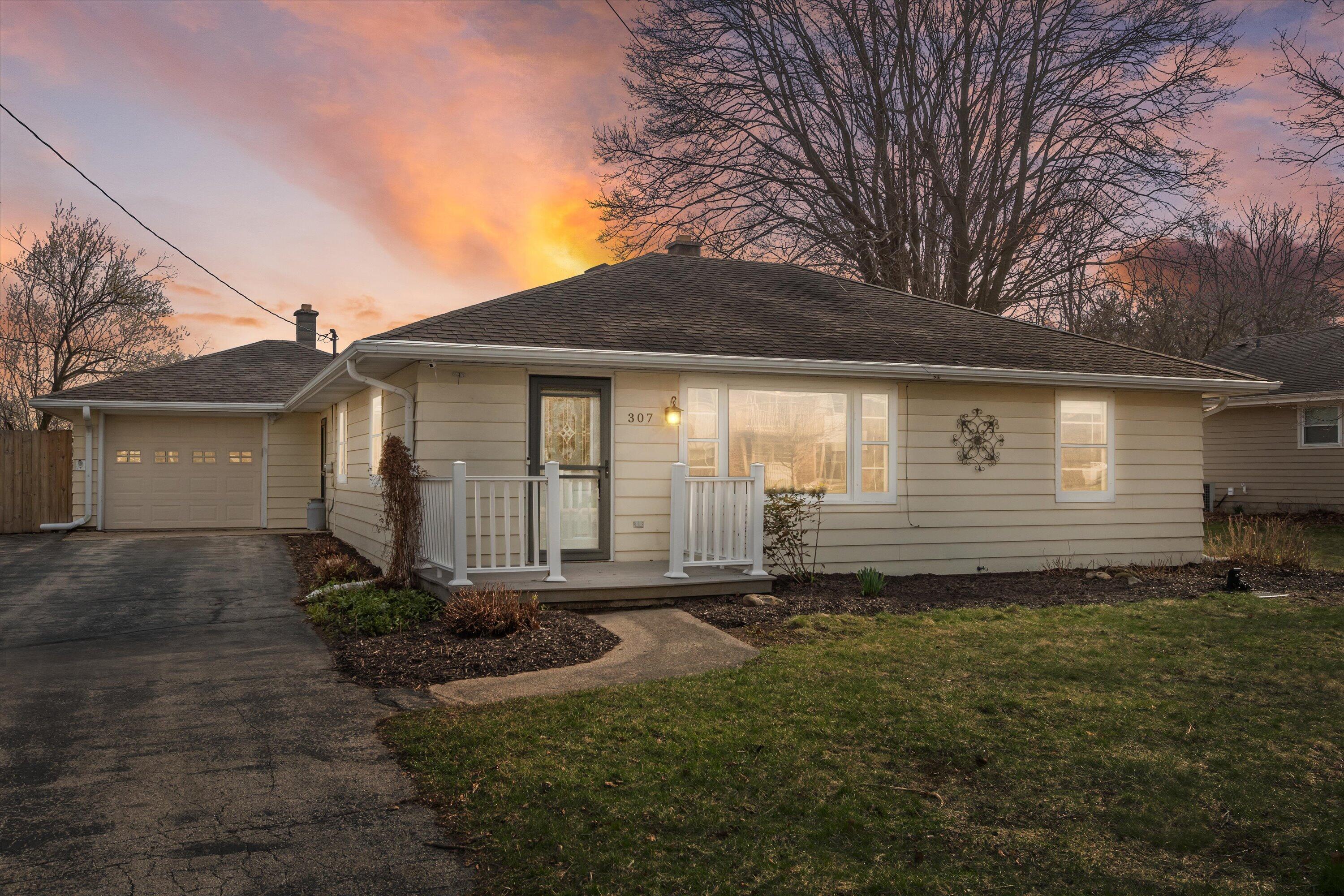 307 Hill Street Hartland, WI 53029 - Photo 1 of 1 01-P2166067 1