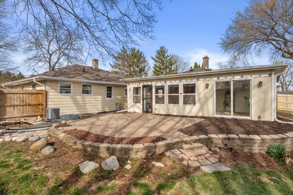 $369,900 | 307 Hill Street, Hartland, WI 53029