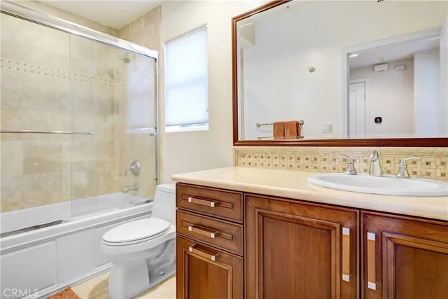 $4,150 | 11323 Huston Street, Unit 11, North Hollywood, CA 91601