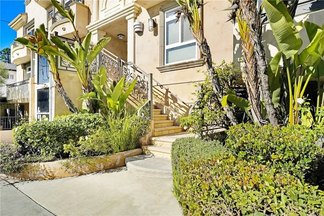 $4,150 | 11323 Huston Street, Unit 11, North Hollywood, CA 91601