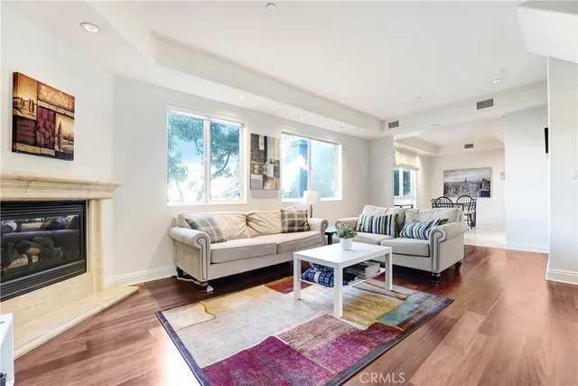 $4,150 | 11323 Huston Street, Unit 11, North Hollywood, CA 91601