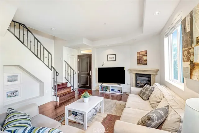 $4,150 | 11323 Huston Street, Unit 11, North Hollywood, CA 91601