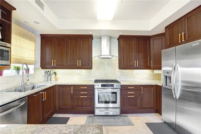 $4,150 | 11323 Huston Street, Unit 11, North Hollywood, CA 91601