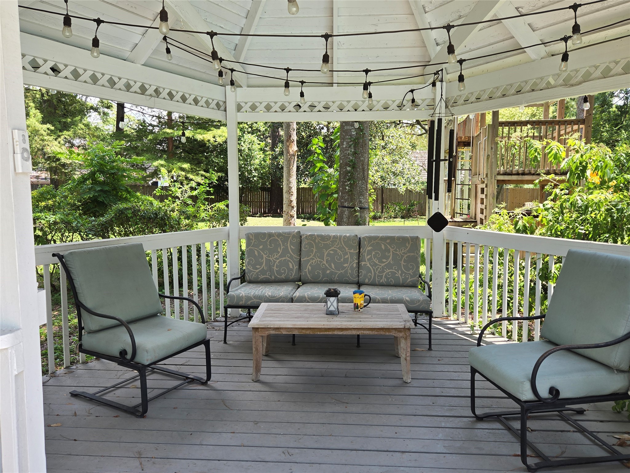 9818 Shadow Wood Drive Houston, TX 77080 - Photo 24 of 36 a outdoor living space with furniture and garden view