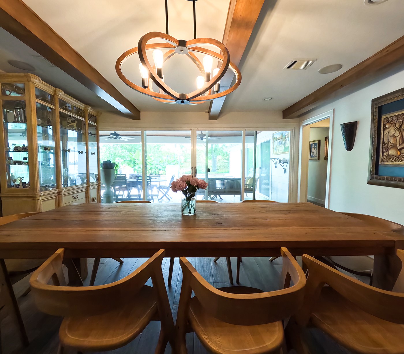 9818 Shadow Wood Drive Houston, TX 77080 - Photo 6 of 36 a room with furniture and a potted plant