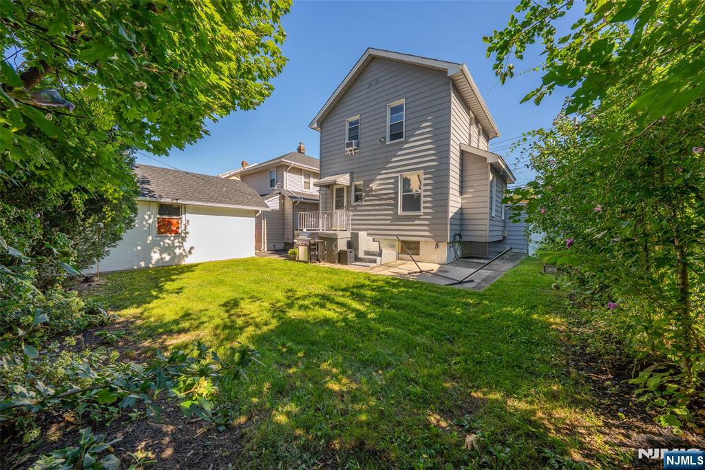 344 Rutherford Avenue Lyndhurst, NJ 07071 - Photo 21 of 22 Gallery Image 21