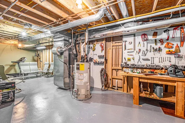 $499,900 | 164 Glen Eagle Drive Northeast, Rockford, MI 49341