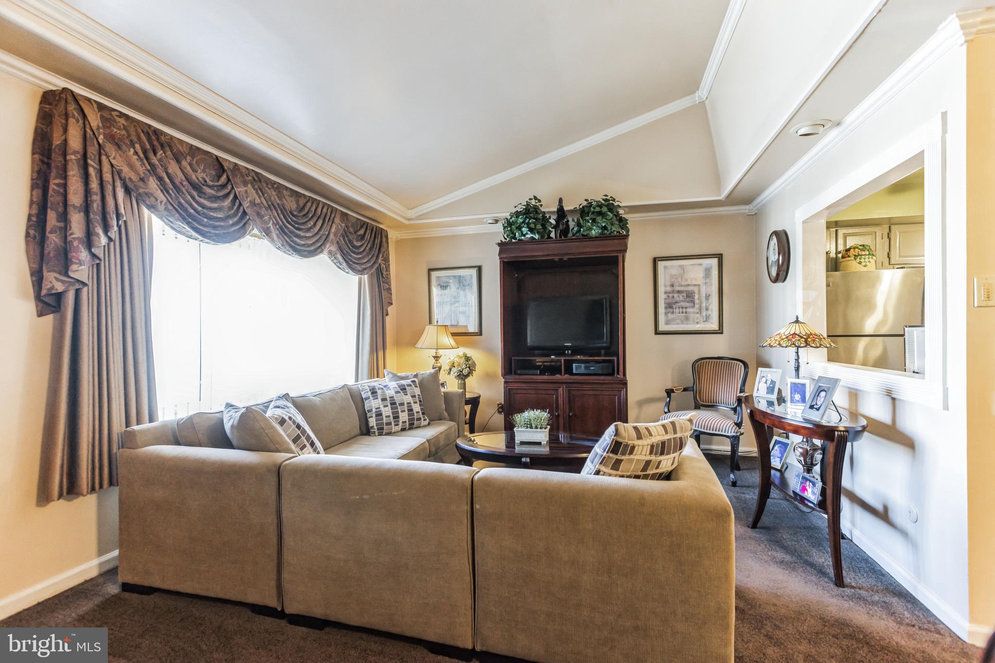 10811 Heflin Road Philadelphia, PA 19154 - Photo 3 of 30 Gallery Image 3