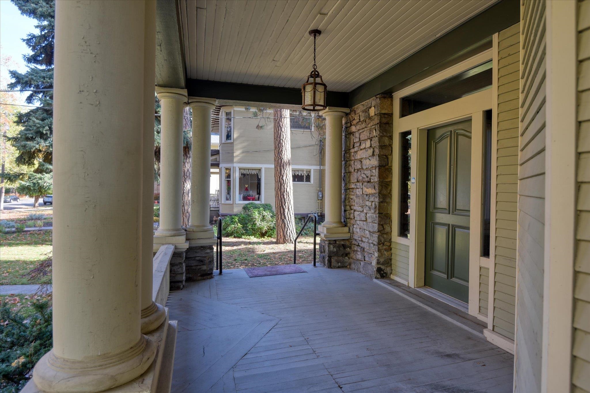 2425 West Pacific Avenue, Unit 1 Spokane, WA 99201 - Photo 3 of 42