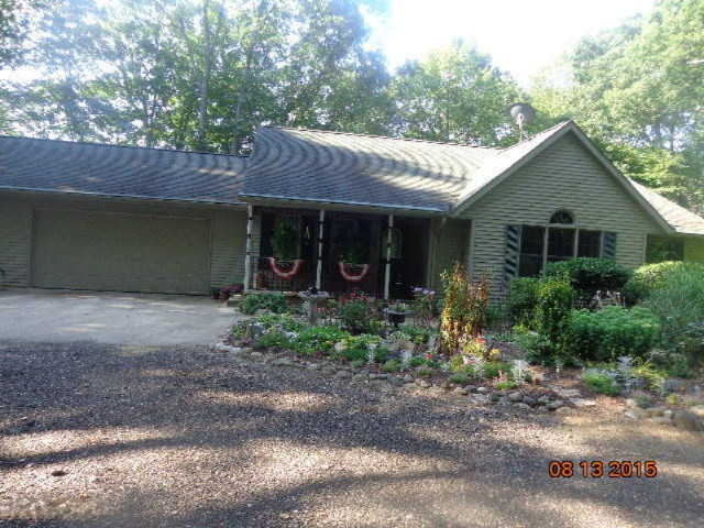 6800 Westlake Road Bellevue, MI 49021 - Photo 3 of 28 DSC07305