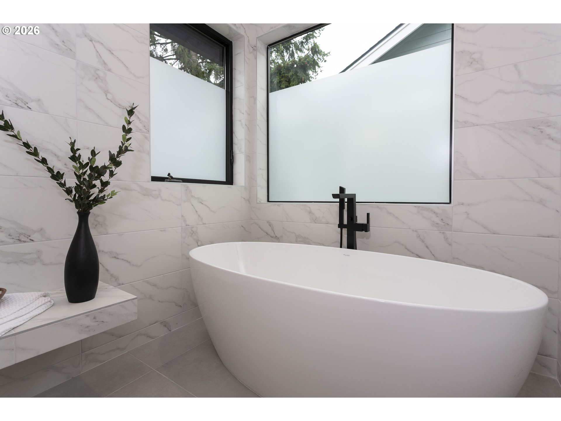 4977 Summit Street West Linn, OR 97068 - Photo 26 of 43 a bathroom with a bathtub