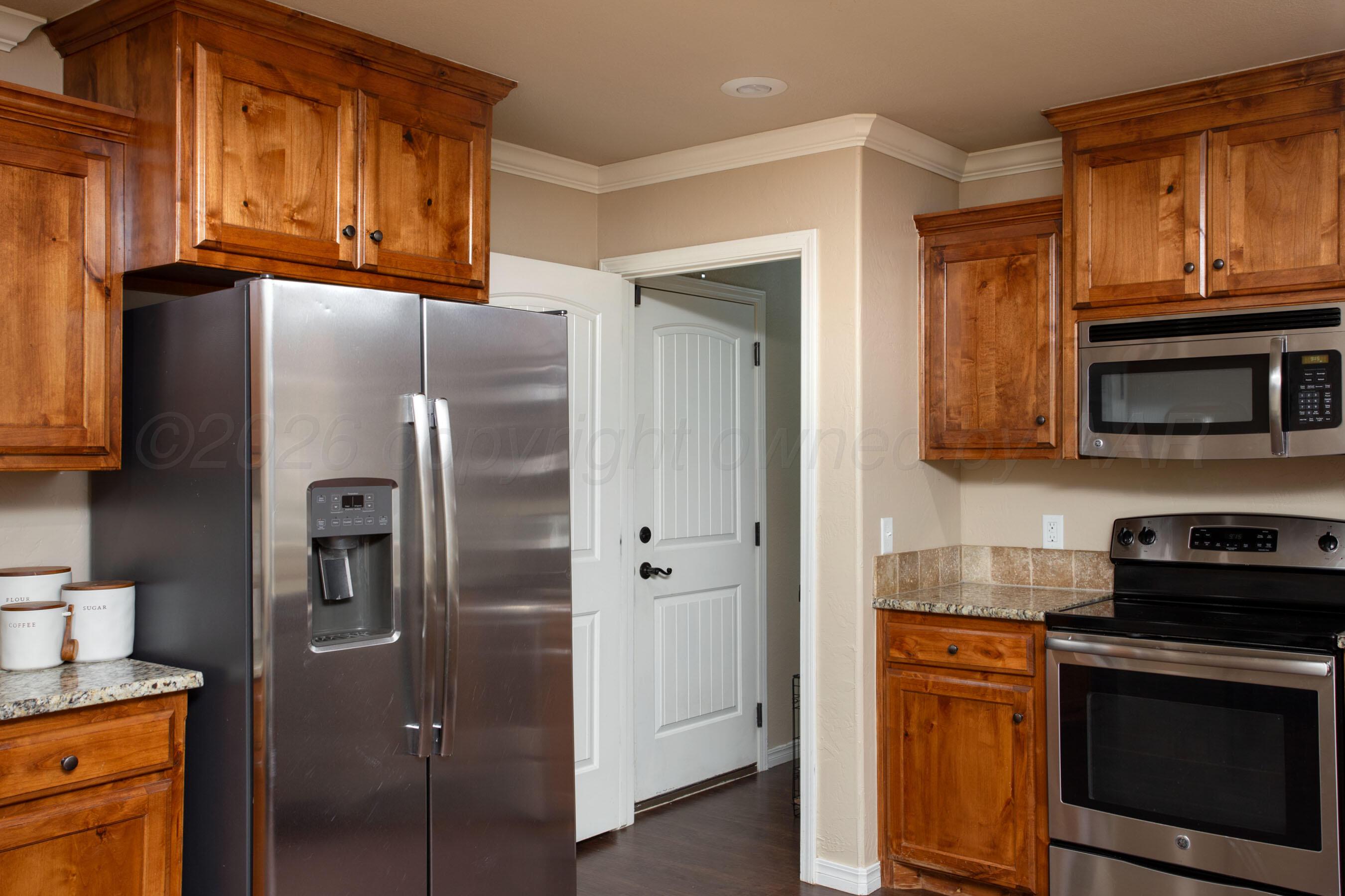 2800 Simkins Lane Amarillo, TX 79118 - Photo 9 of 23 Kitchen