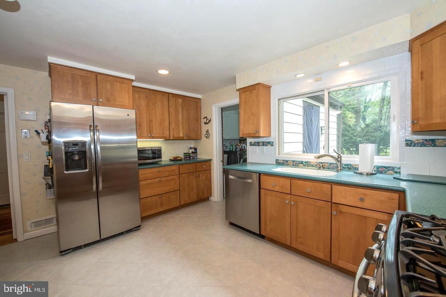 205 Spruce Tree Road Wayne, PA 19087 - Photo 9 of 30