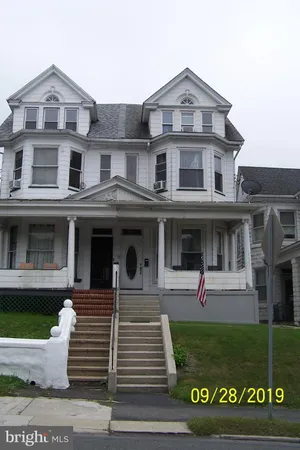 $1,050 | 448 East Broad Street, Unit 2, Tamaqua, PA 18252