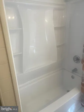 $1,050 | 448 East Broad Street, Unit 2, Tamaqua, PA 18252