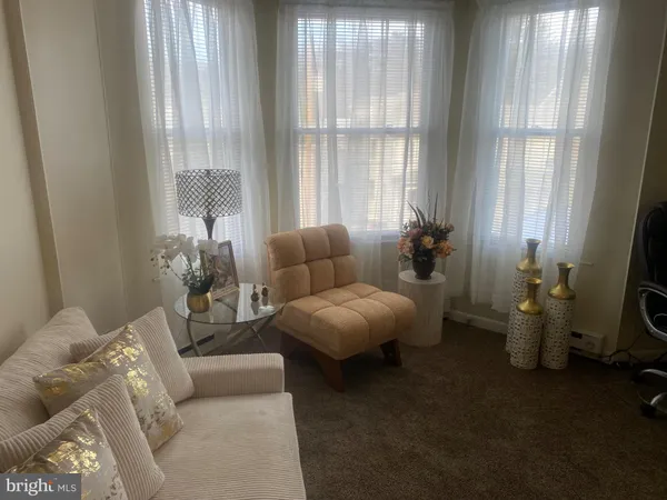 $1,050 | 448 East Broad Street, Unit 2, Tamaqua, PA 18252