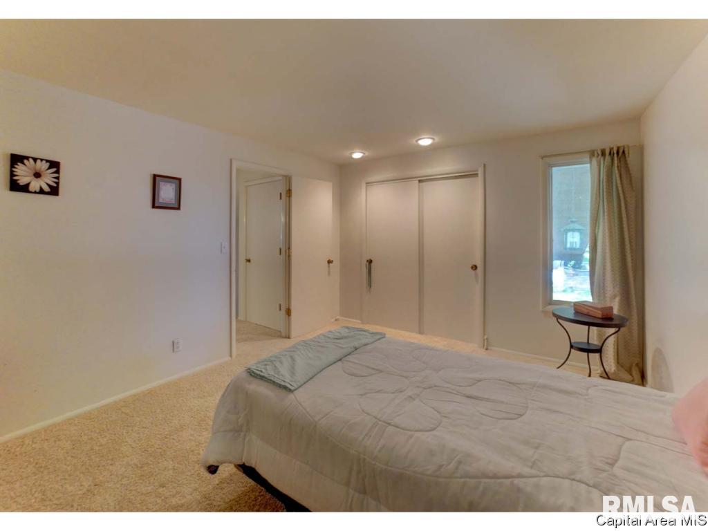 2008 Clubview Drive Springfield, IL 62704 - Photo 21 of 29 Gallery Image 21