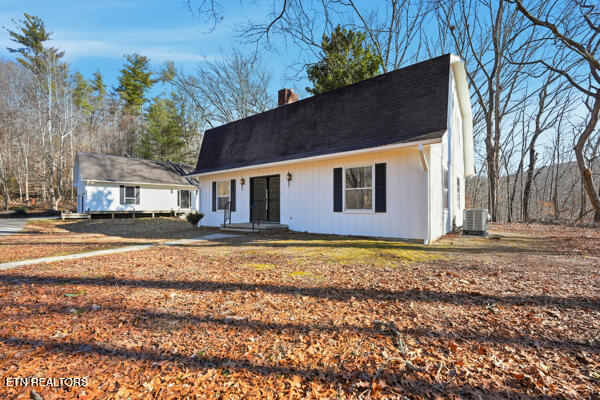 259 Watson Lane Middlesboro, KY 40965 - Photo 4 of 52 134134772306020421_134134772180403116_25