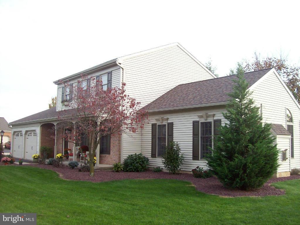 1 Lindside Court Lititz, PA 17543 - Photo 2 of 20