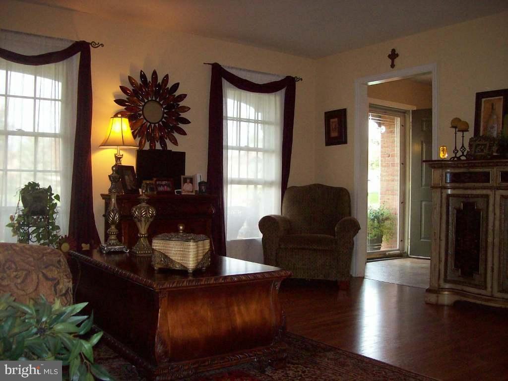 1 Lindside Court Lititz, PA 17543 - Photo 4 of 20