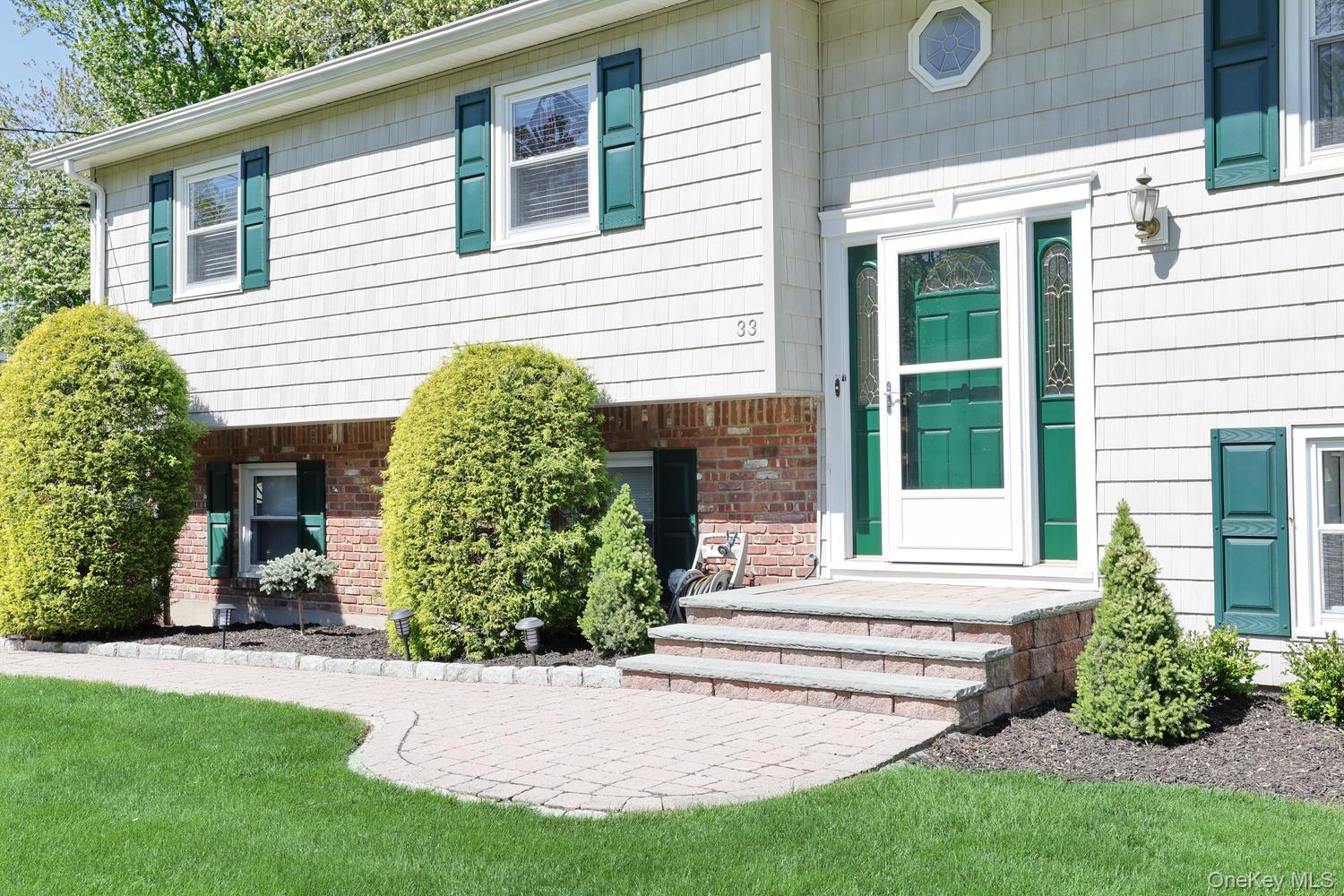 33 Farmhouse Road Congers, NY 10920 - Photo 3 of 45
