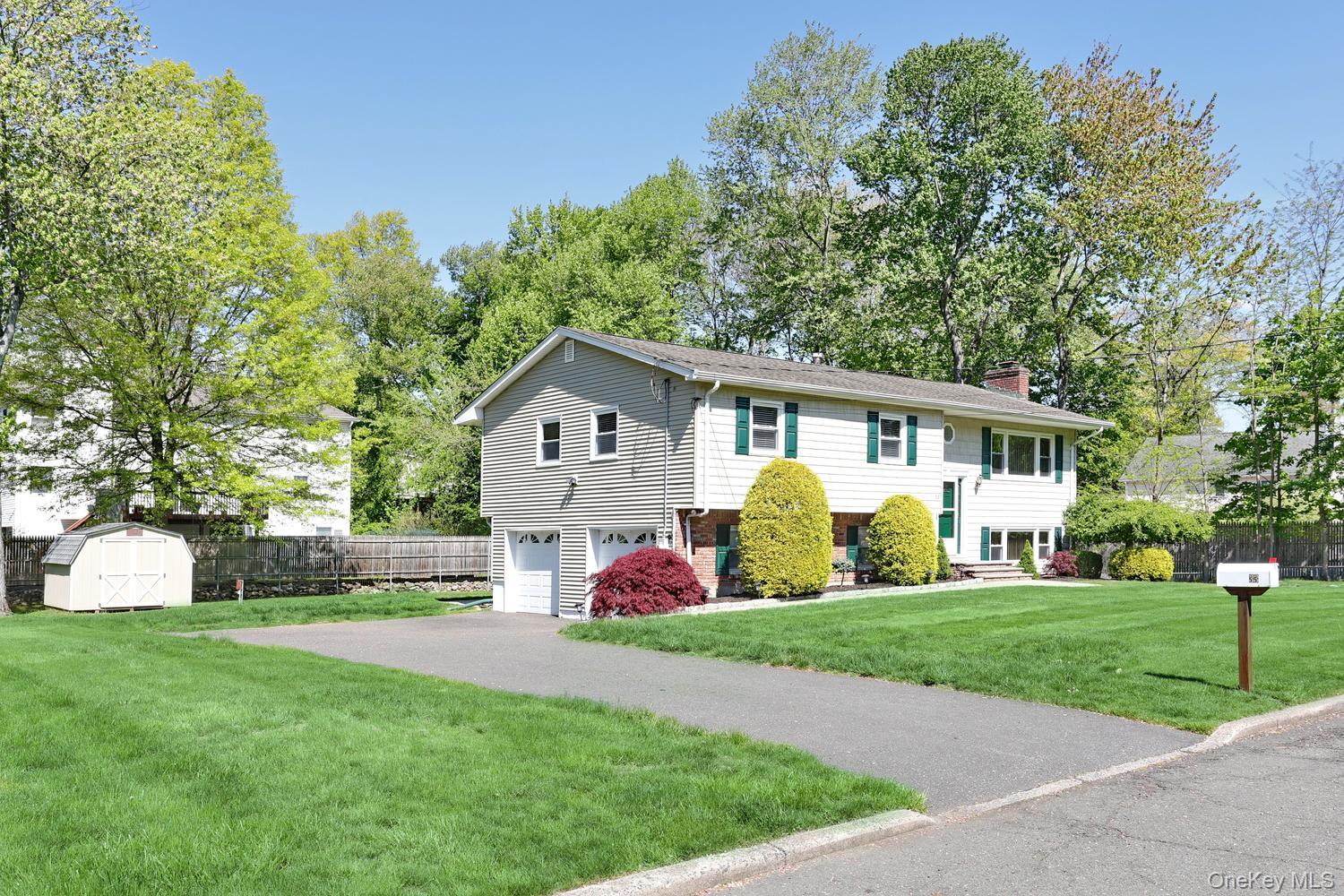 33 Farmhouse Road Congers, NY 10920 - Photo 32 of 45