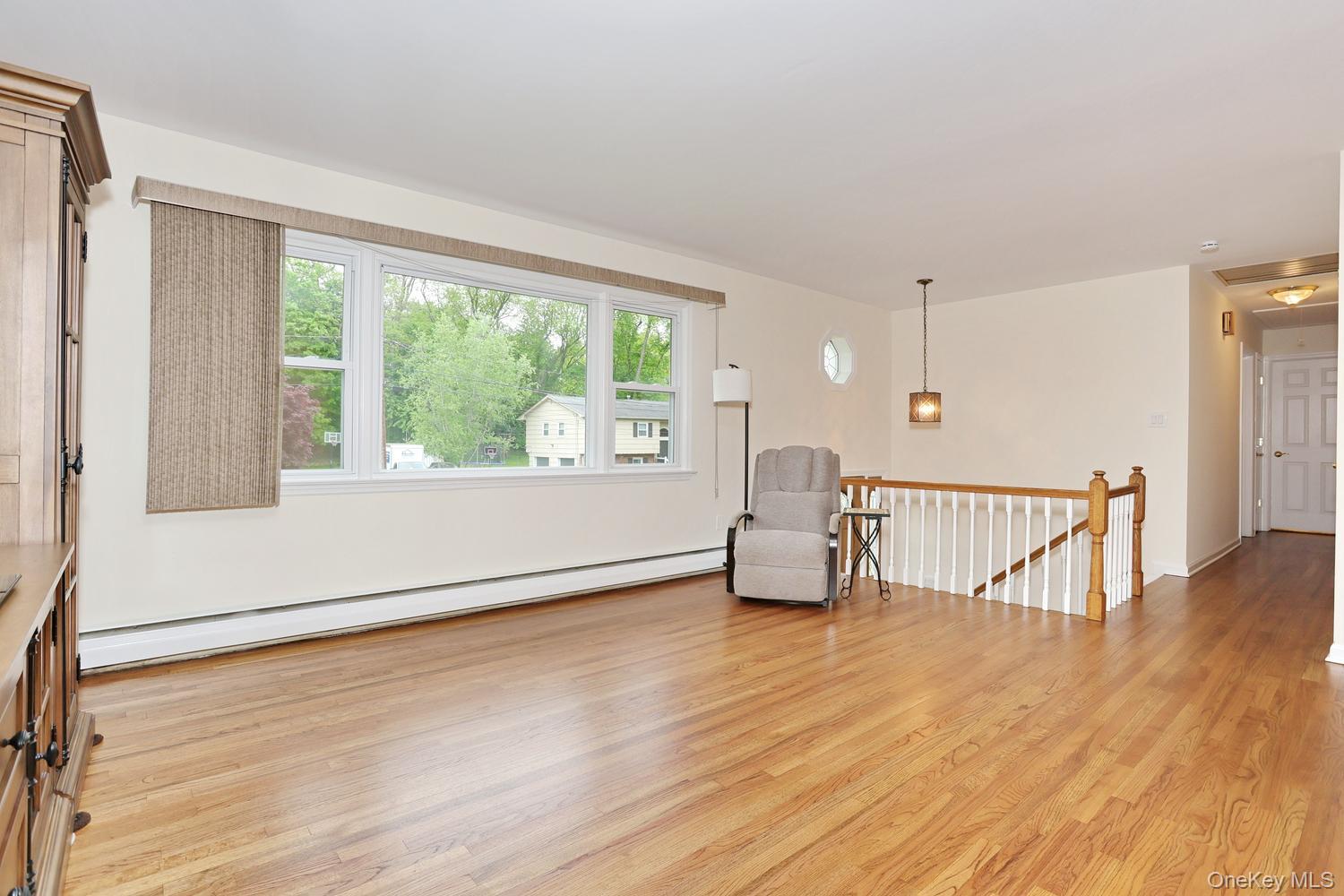 33 Farmhouse Road Congers, NY 10920 - Photo 5 of 45