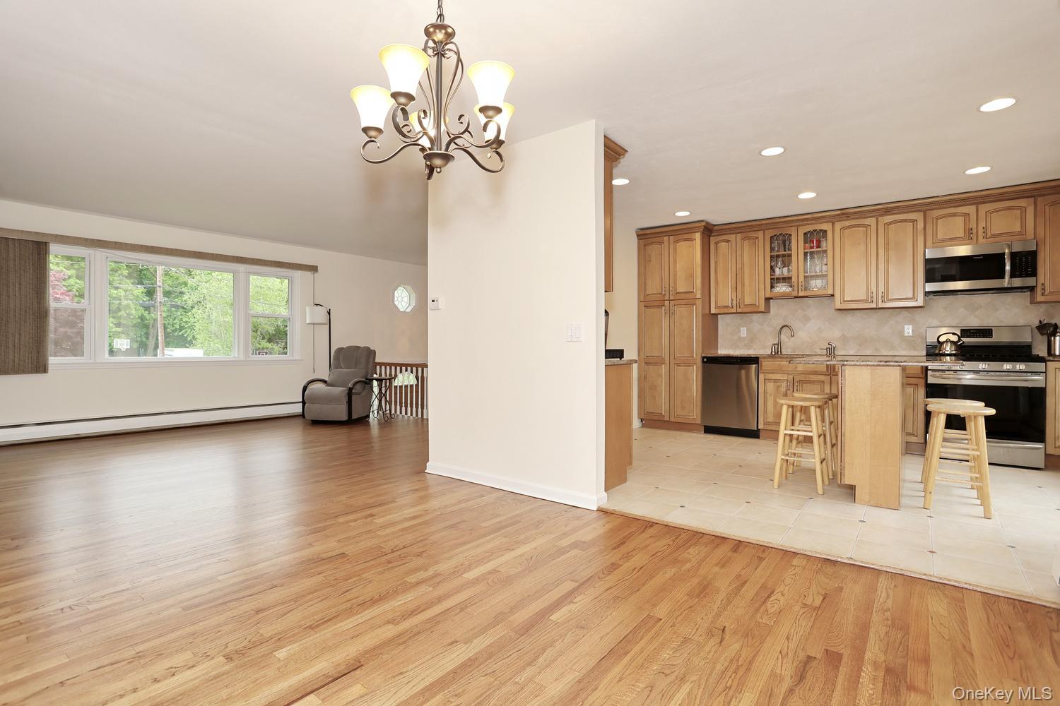 33 Farmhouse Road Congers, NY 10920 - Photo 8 of 45