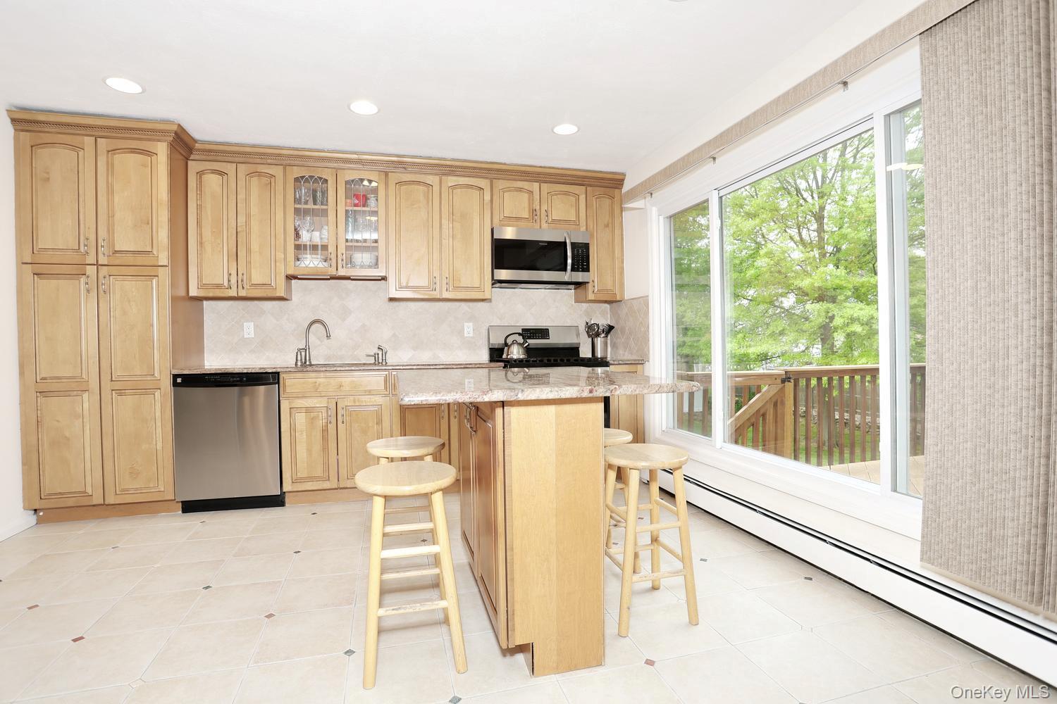 33 Farmhouse Road Congers, NY 10920 - Photo 9 of 45