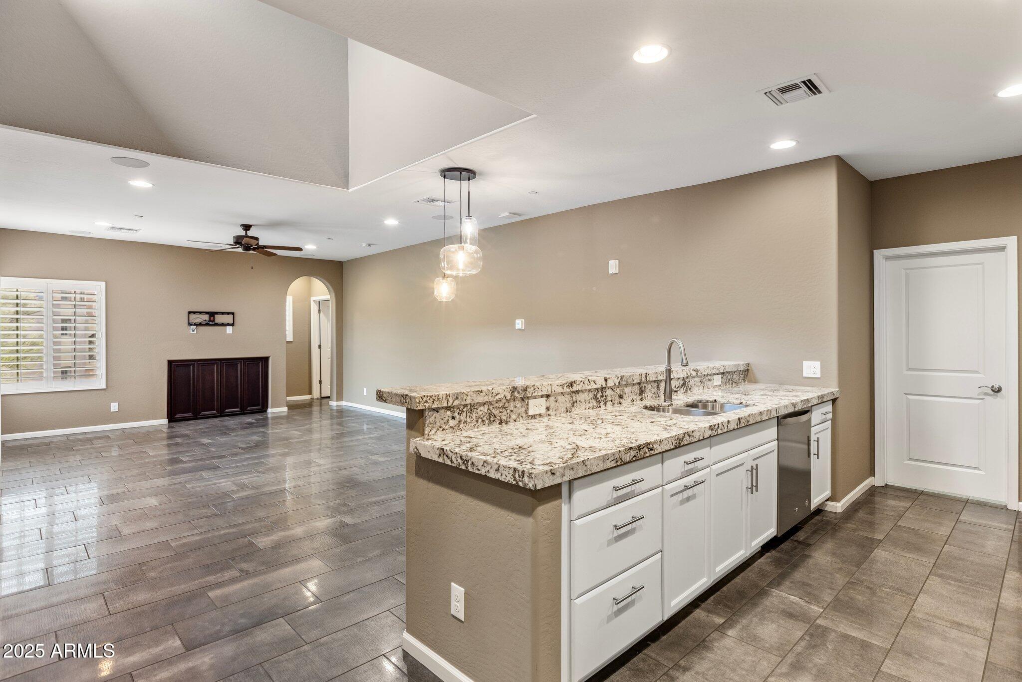 3935 East Rough Rider Road, Unit 1368 Phoenix, AZ 85050 - Photo 7 of 34 7