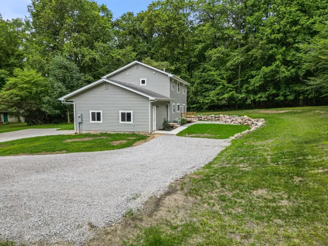$479,000 | 6958 North Kalorama Road, Leesburg, IN 46538