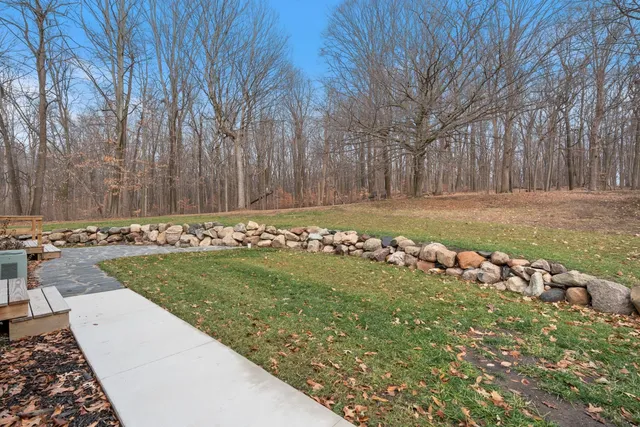 $479,000 | 6958 North Kalorama Road, Leesburg, IN 46538